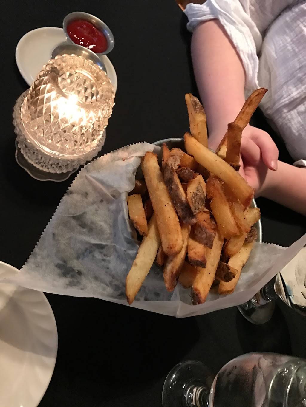 Dégagé Jazz Café | restaurant | 301 River Rd, Maumee, OH 43537, USA | 4197948205 OR +1 419-794-8205