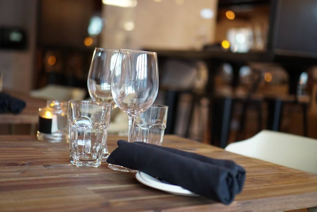 Restaurant La Carcasse | restaurant | 277 Rue St Pierre, Saint-Constant, QC J5A 2A6, Canada | 4509934900 OR +1 450-993-4900