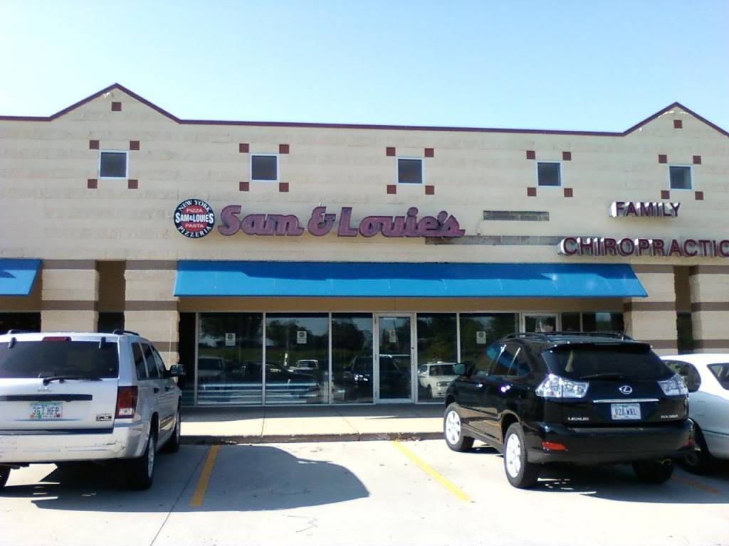Sam & Louies Italian Restaurant NY Pizza | restaurant | 8561 Hickman Rd, Urbandale, IA 50322, USA | 5155378361 OR +1 515-537-8361