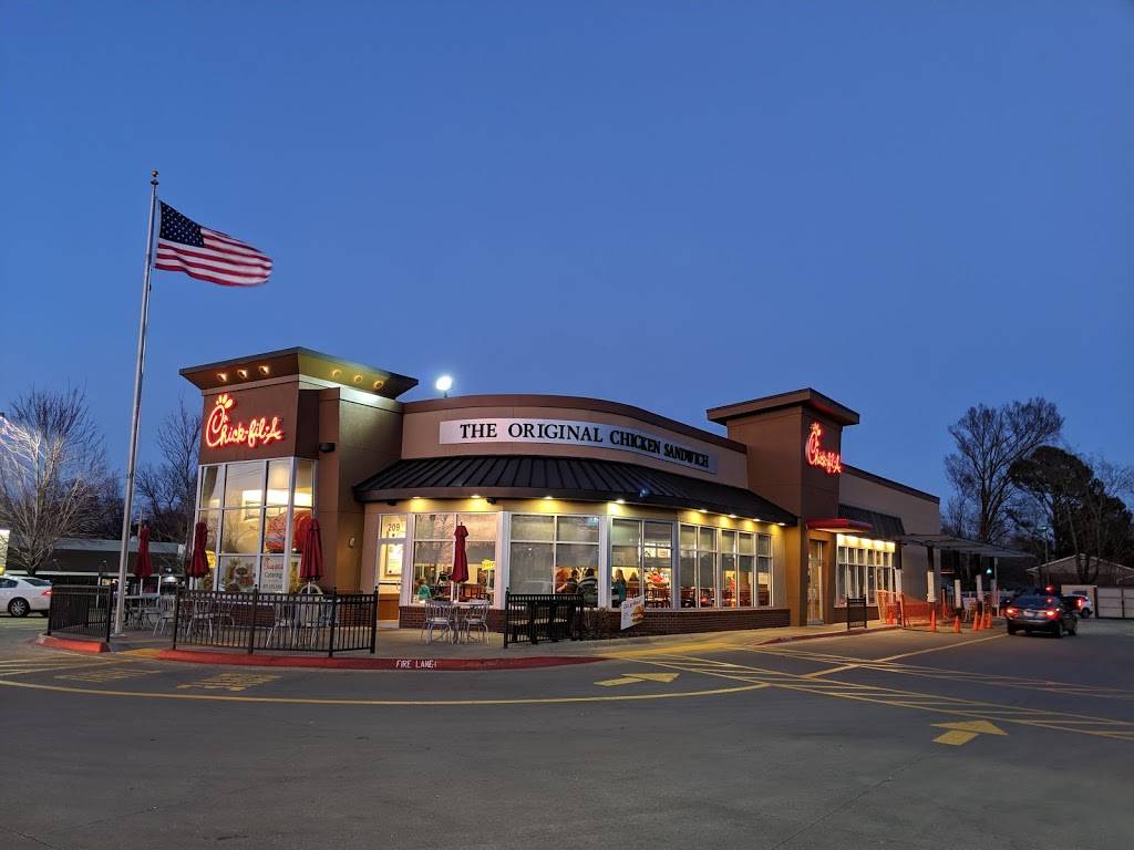 Chick-fil-A | restaurant | 209 S Walton Blvd, Bentonville, AR 72712, USA | 4792733100 OR +1 479-273-3100