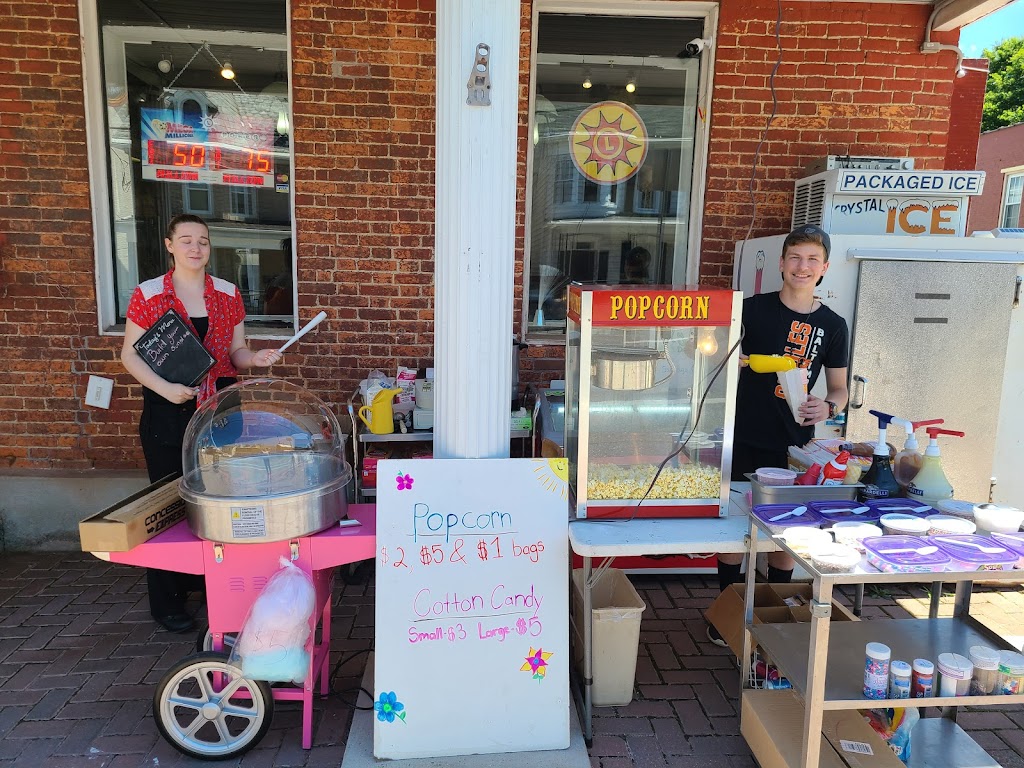 My Mini Mart & Dream Diner | restaurant | 23 S Main St, Boonsboro, MD 21713, USA | 3014324646 OR +1 301-432-4646