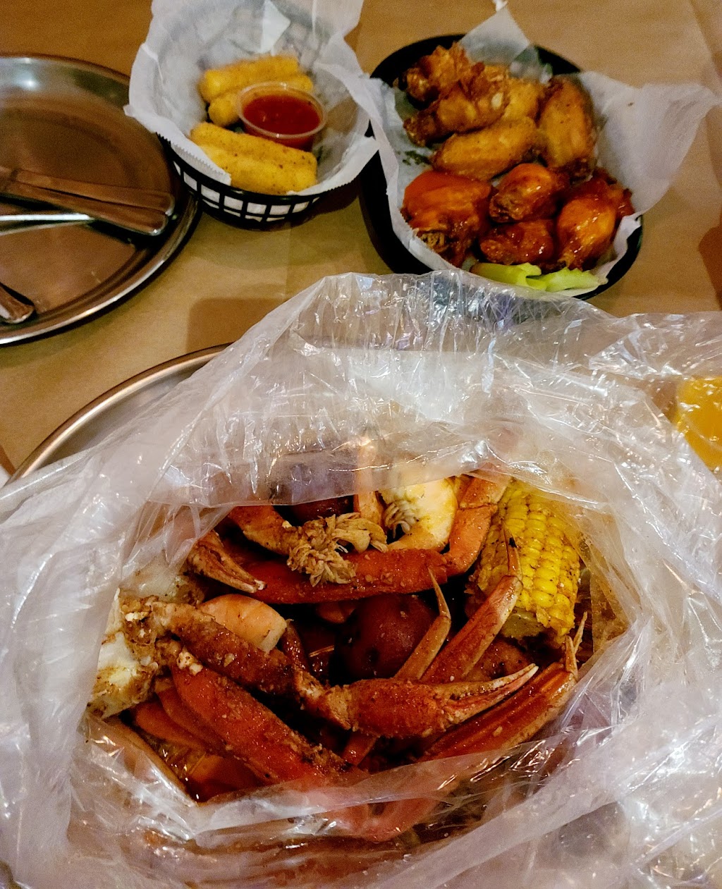 Cracking Crab | restaurant | 5100 N 9th Ave F645, Pensacola, FL 32504, USA | 8503326988 OR +1 850-332-6988