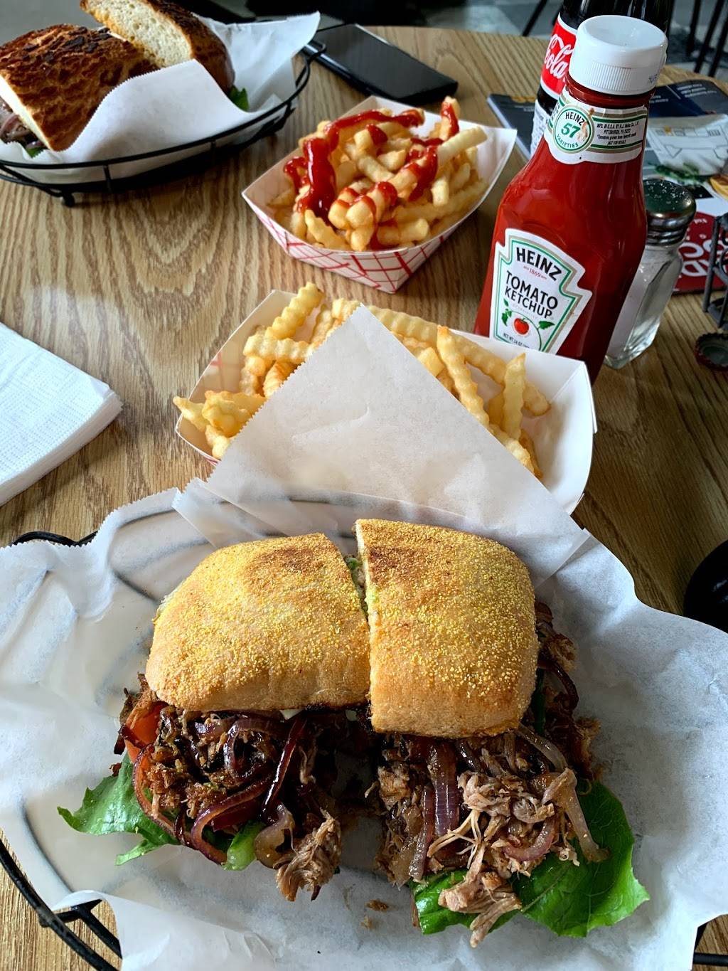 Tomales deli + cafe | restaurant | 27000 Shoreline Hwy, Tomales, CA 94971, USA | 7078782732 OR +1 707-878-2732