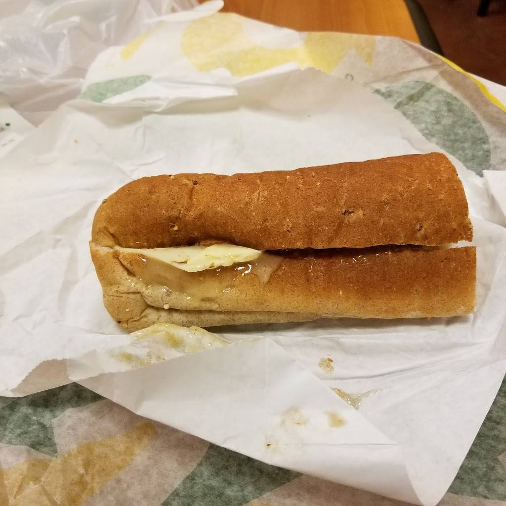 Subway Restaurants | restaurant | 445 E Linn St, Canton, IL 61520, USA | 3096474009 OR +1 309-647-4009