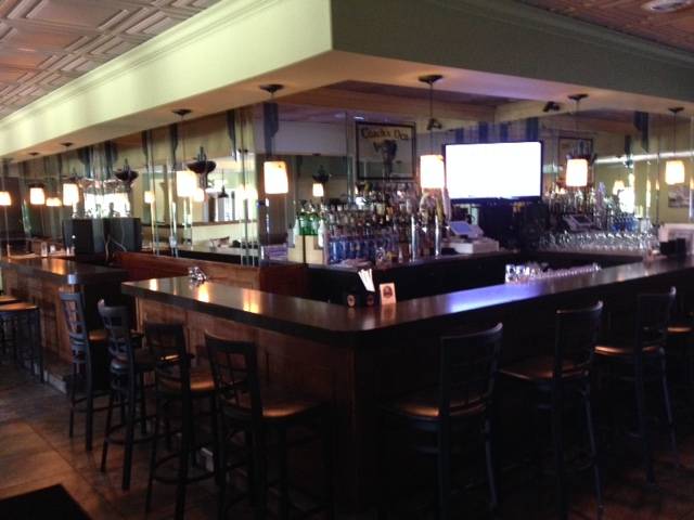 Rust Belt Bar and Grill | restaurant | 3720 Lake Shore Rd, Buffalo, NY 14219, USA | 7168257000 OR +1 716-825-7000