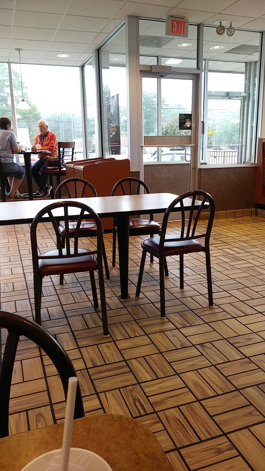 McDonalds | cafe | 4925 N Eastman Rd, Midland, MI 48640, USA | 9898321715 OR +1 989-832-1715