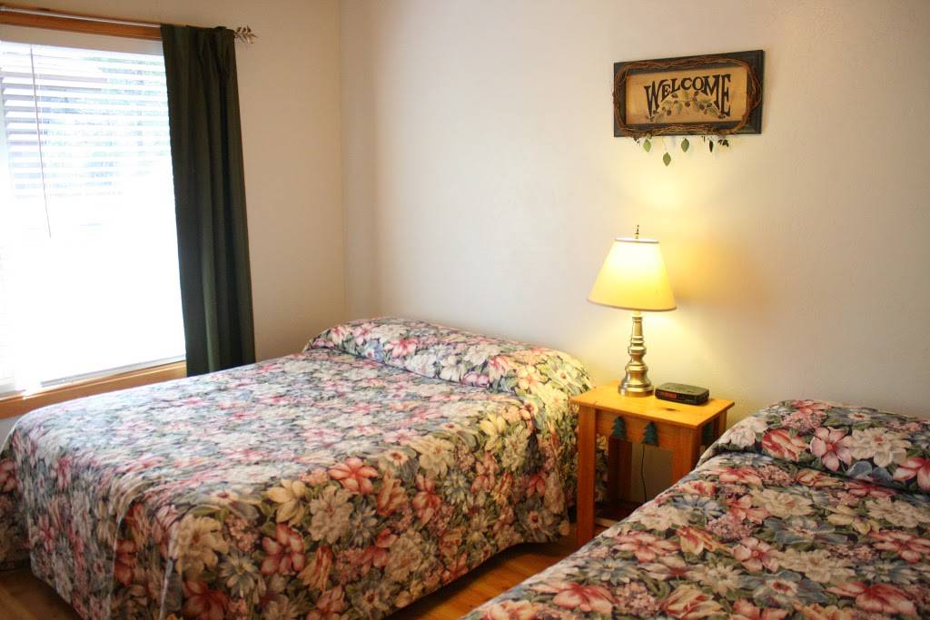 The Forks Resort | restaurant | 39150 Rd 222, Bass Lake, CA 93604, USA | 5596423737 OR +1 559-642-3737