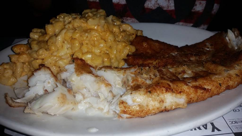 Yankee Lake | restaurant | 1900 OH-7, Brookfield Township, OH 44403, USA | 3304488866 OR +1 330-448-8866