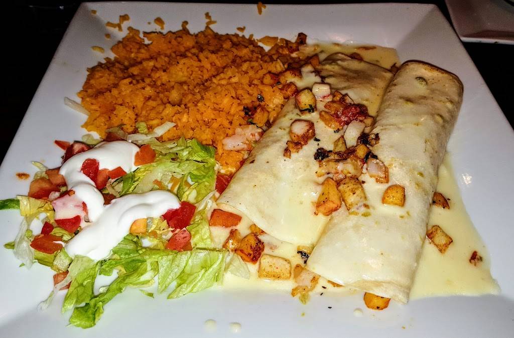 Plaza Azteca | restaurant | 5792 Youngstown Warren Rd, Niles, OH 44446, USA | 3303494136 OR +1 330-349-4136
