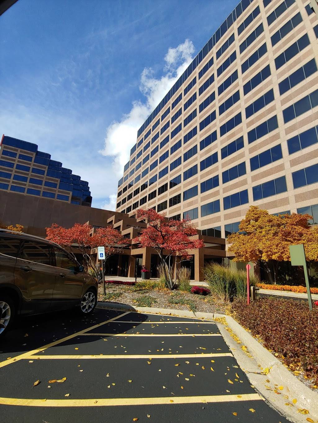 Restorrant | restaurant | 6133 N River Rd, Rosemont, IL 60018, USA | 8472685101 OR +1 847-268-5101