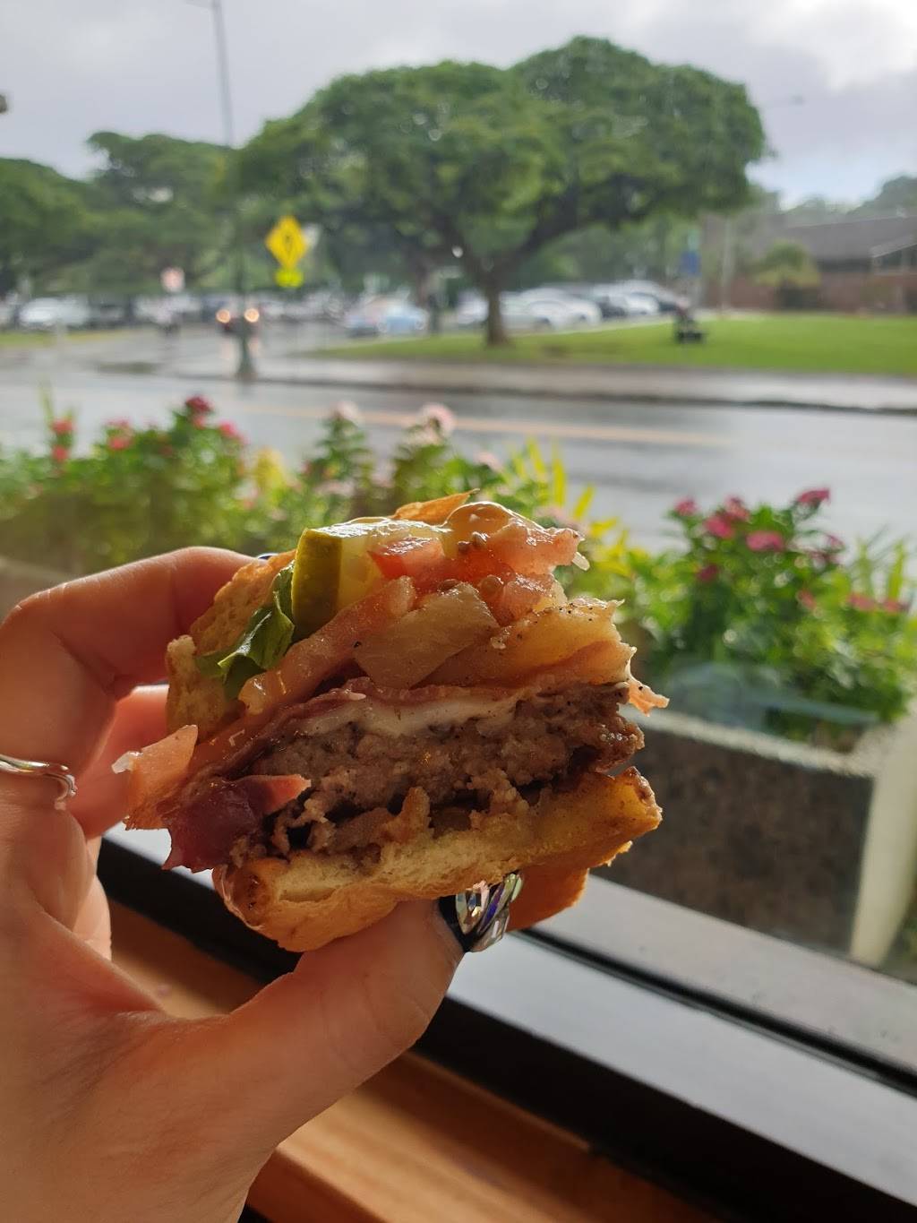 테디스 비거버거(동물원지점) | restaurant | 134 Kapahulu Ave, Honolulu, HI 96815, USA | 8089263444 OR +1 808-926-3444