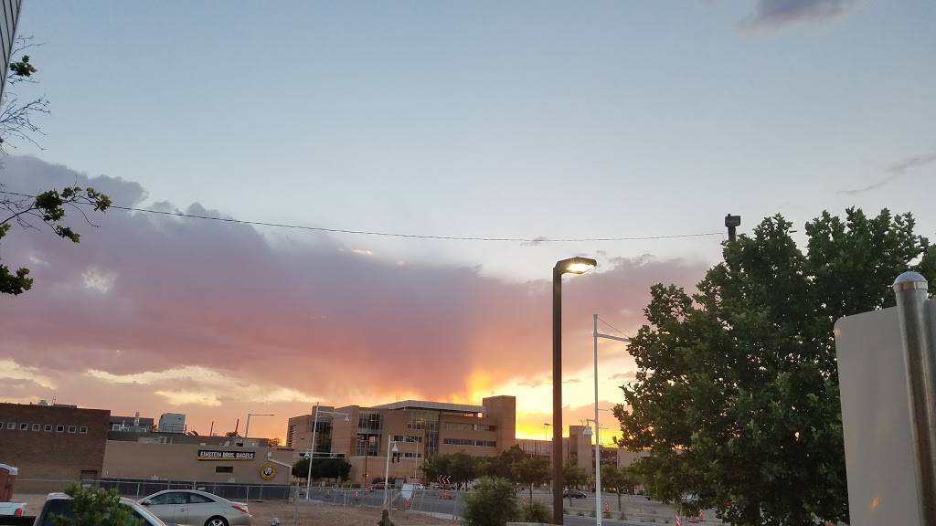 Chipotle Mexican Grill | restaurant | 2608 Central Ave SE, Albuquerque, NM 87106, USA | 5052323550 OR +1 505-232-3550