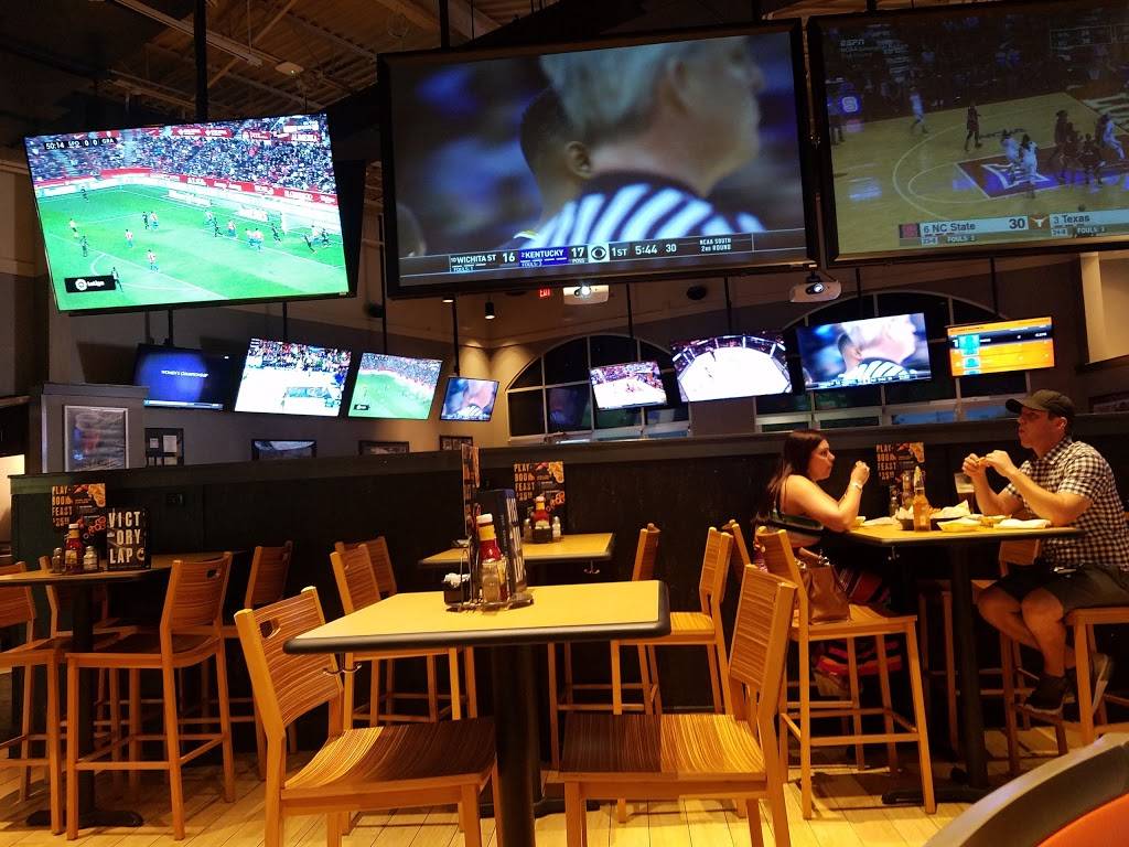 Buffalo Wild Wings | restaurant | 17195 Tomball Pkwy, Houston, TX 77064, USA | 2819557800 OR +1 281-955-7800