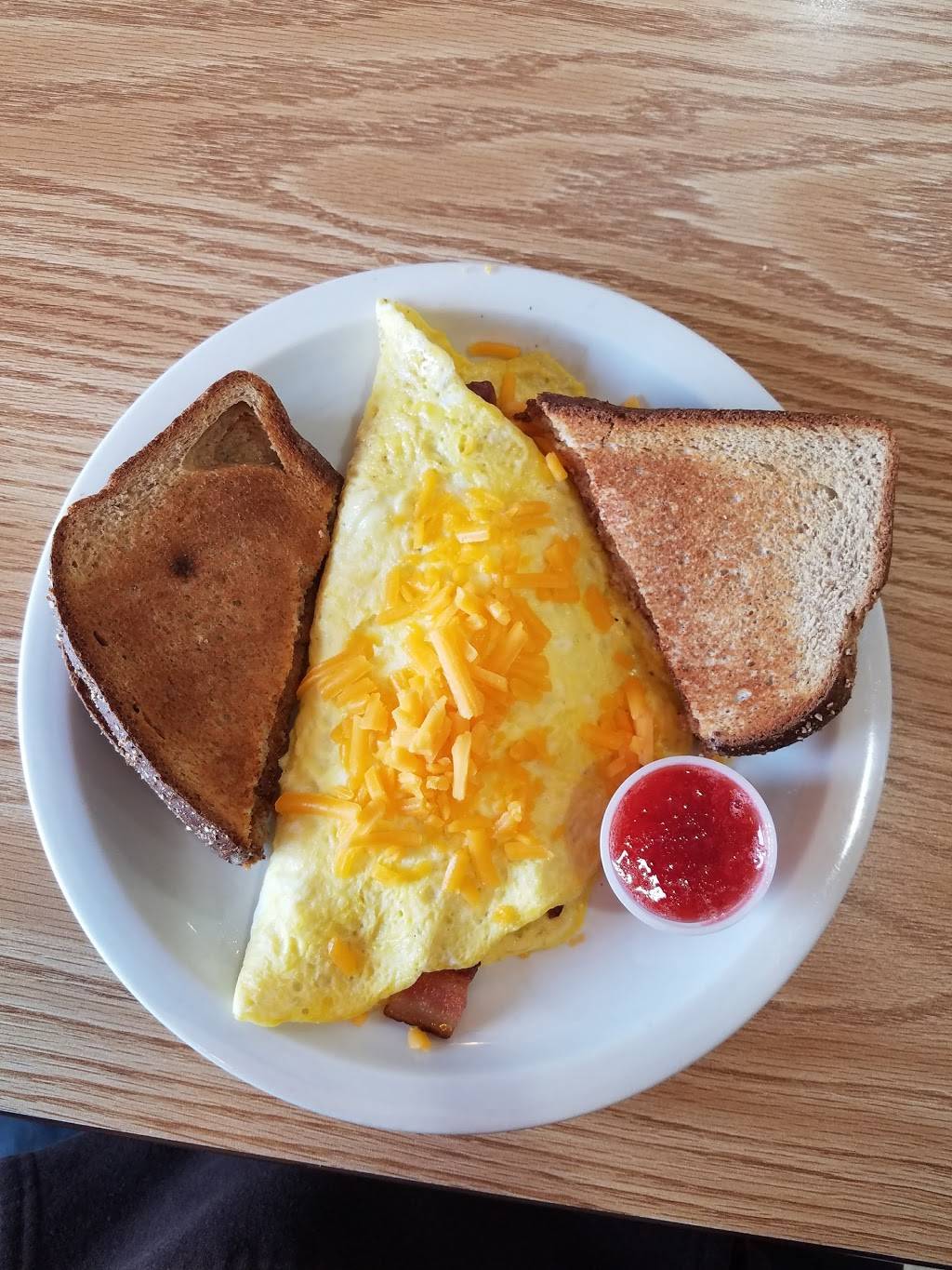 THE BELGIAN DELIGHT | restaurant | c, 1100 County C, Brussels, WI 54204, USA | 9208251111 OR +1 920-825-1111