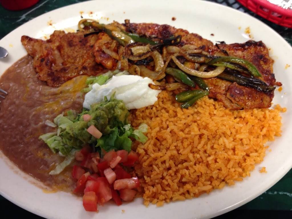 El Chaparro | restaurant | 900 S 13th St, Lincoln, NE 68508, USA | 4024357112 OR +1 402-435-7112