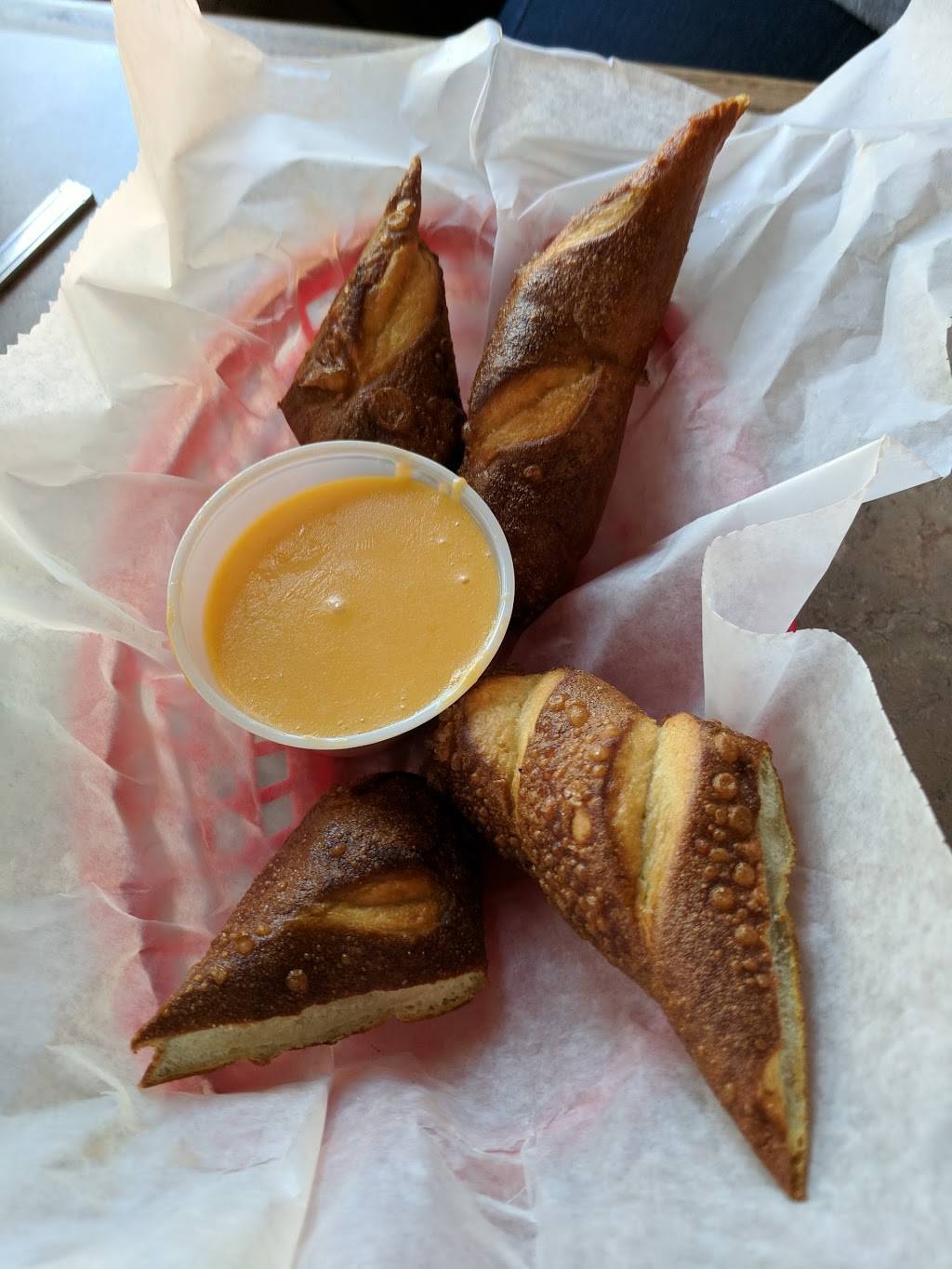 Angies Firehouse Tavern | restaurant | 703 Watervliet Ave, Dayton, OH 45420, USA | 9372525125 OR +1 937-252-5125