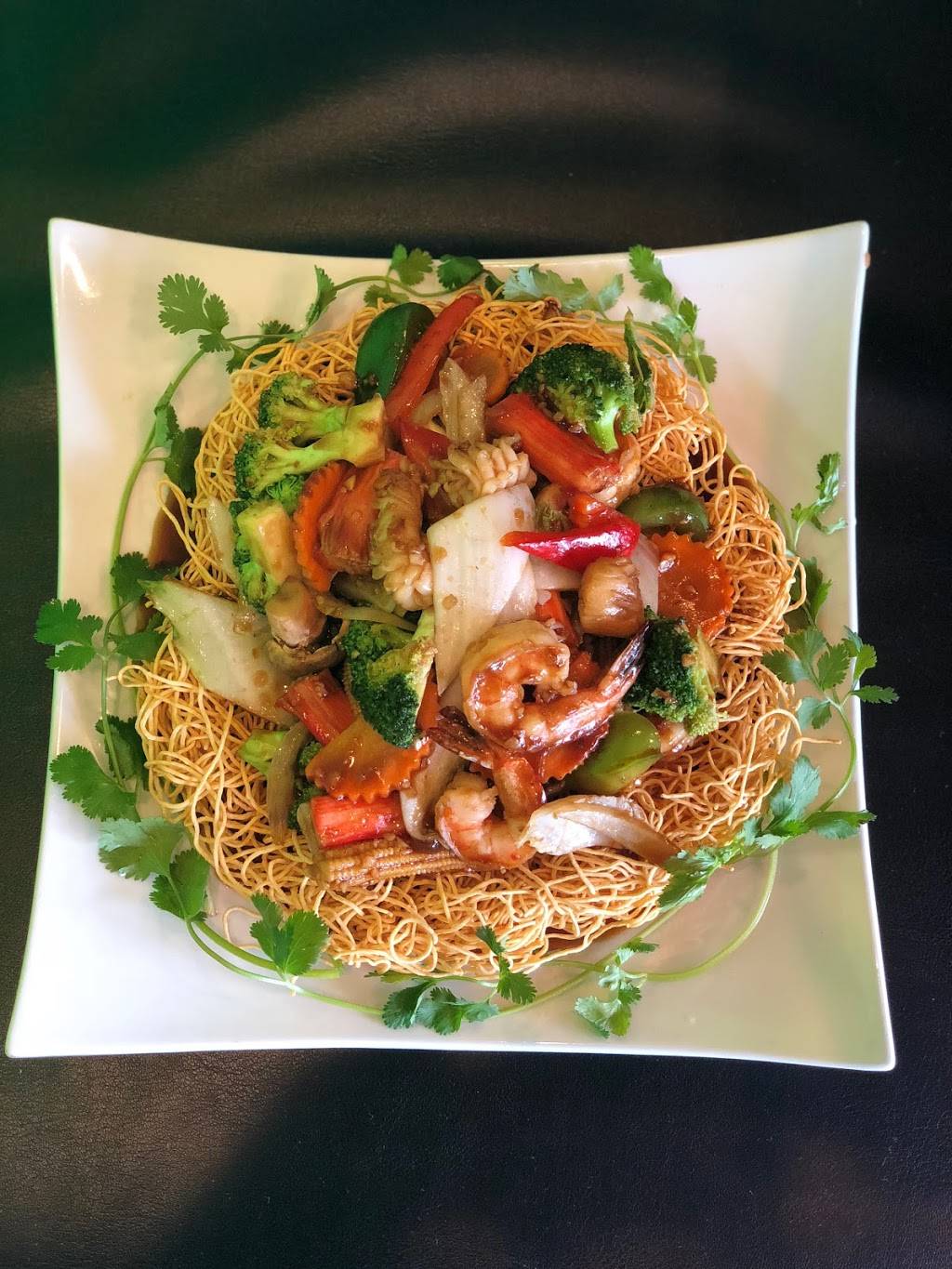 Ha Long Bay II | restaurant | 10500 Ulmerton Rd, Largo, FL 33771, USA | 7273033233 OR +1 727-303-3233