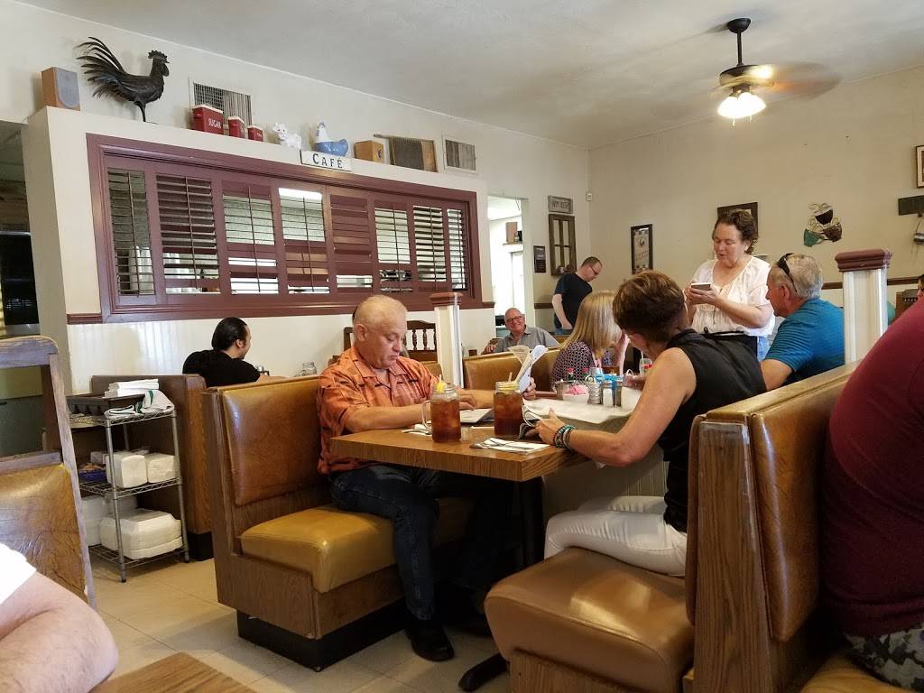 Karens Kitchen 4 | restaurant | 42123 50th St W, Lancaster, CA 93536, USA | 6619439117 OR +1 661-943-9117