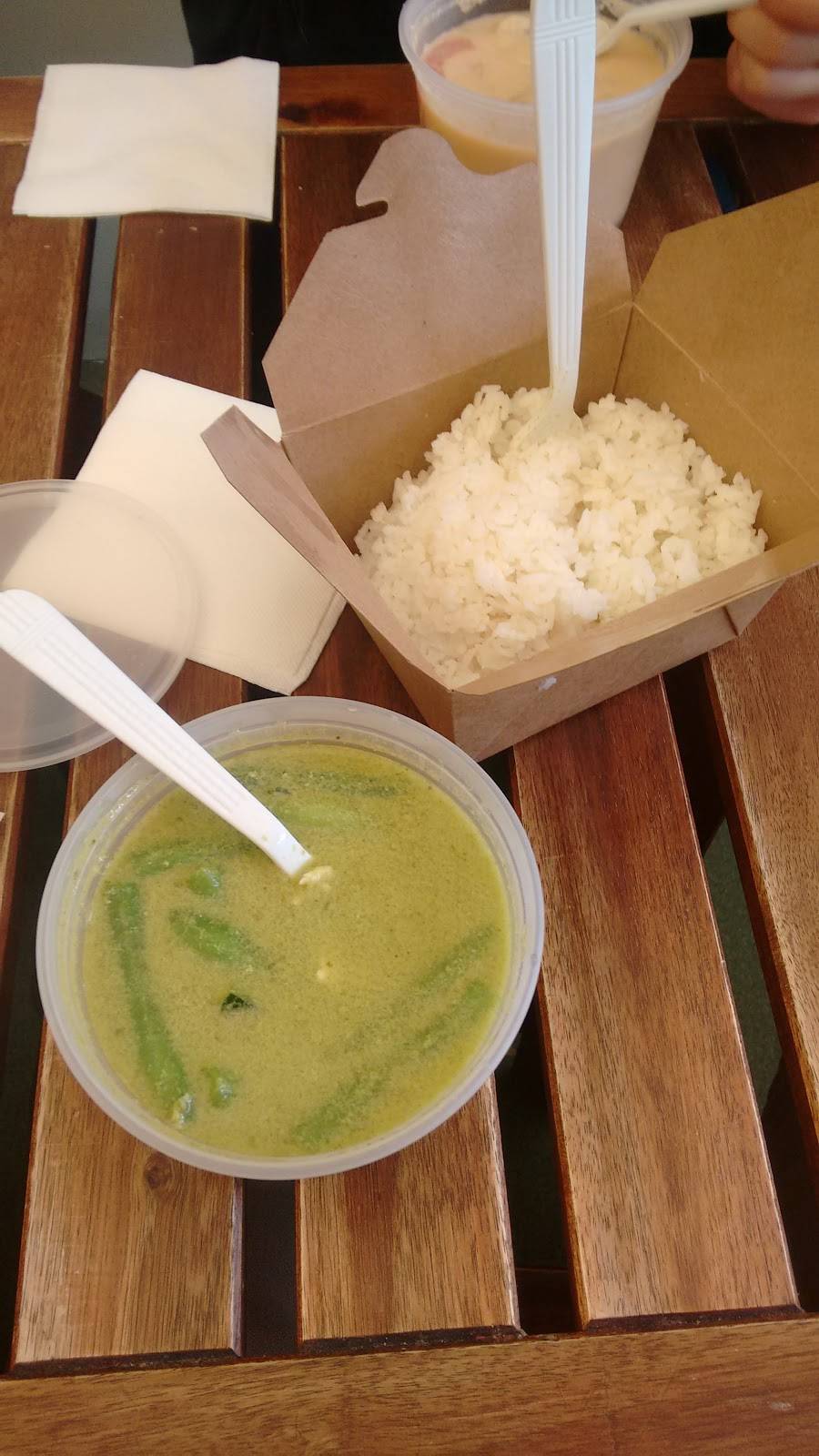 Mae Krua | restaurant | 331 Cortland Ave, San Francisco, CA 94110, USA | 4155747334 OR +1 415-574-7334