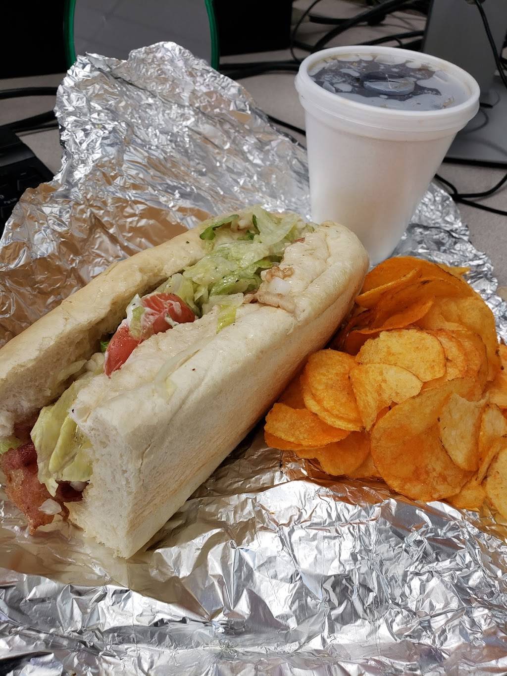 Capt. Nemos | restaurant | 4422 S Wayne Rd, Wayne, MI 48184, USA | 7343313945 OR +1 734-331-3945