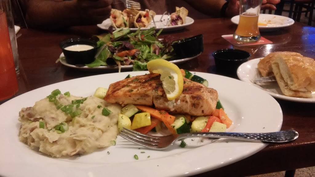 Tavern in the Green | restaurant | 3422 95th St, Evergreen Park, IL 60805, USA | 7089073107 OR +1 708-907-3107