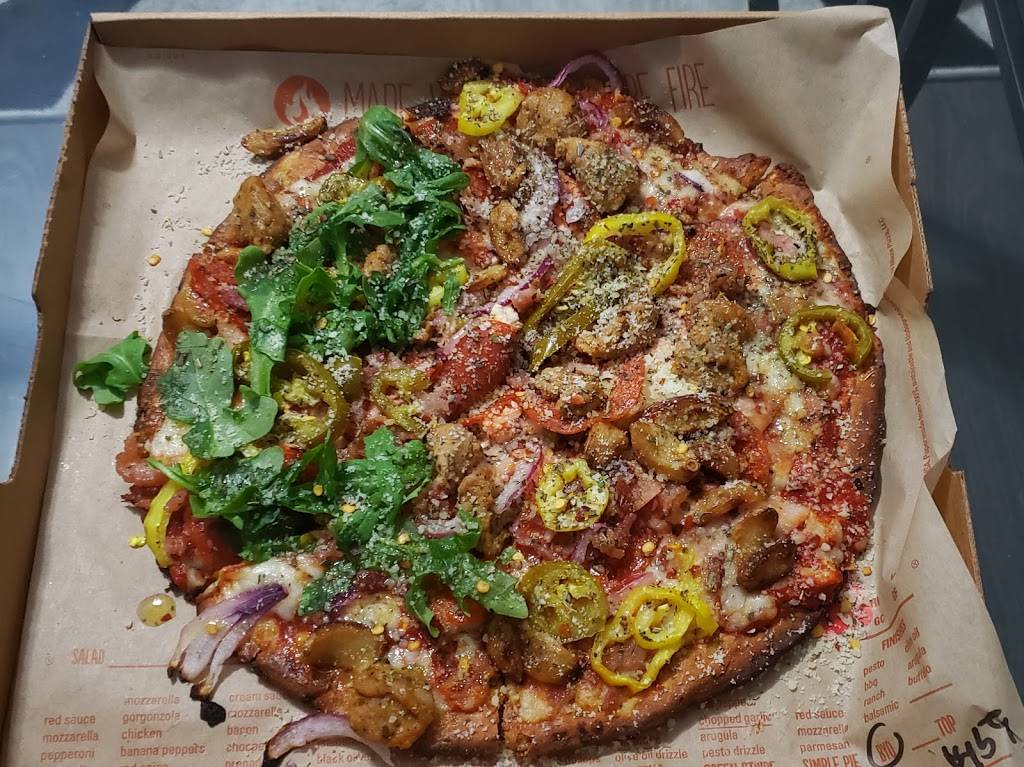 Blaze Pizza | meal takeaway | 5246 N Service Rd, St Peters, MO 63376, USA | 6363874368 OR +1 636-387-4368