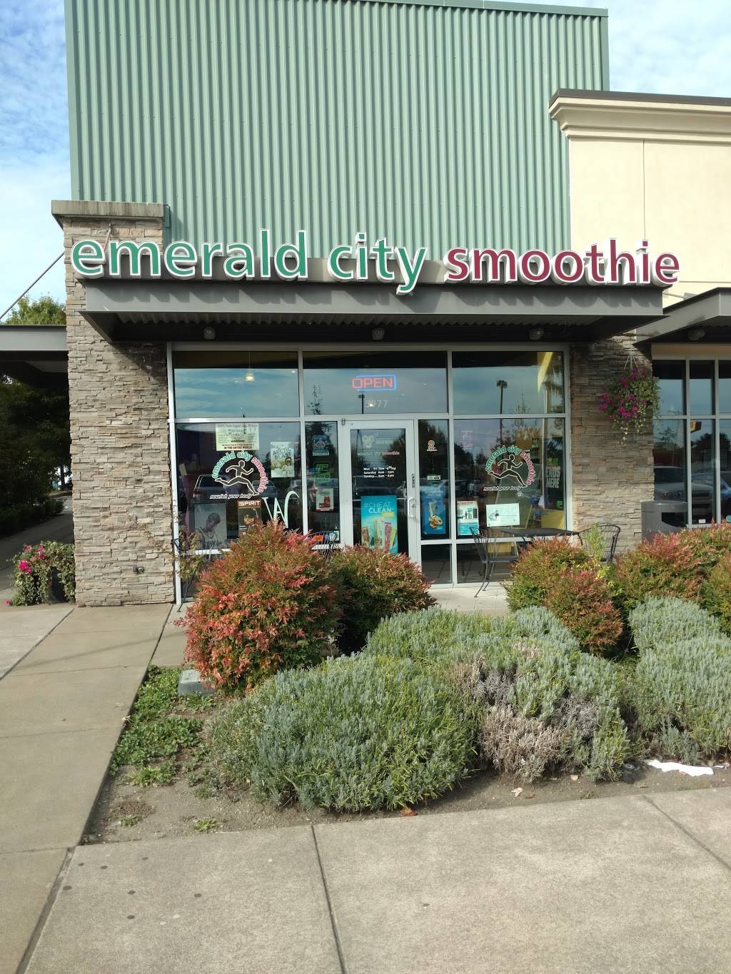 Emerald City Smoothie | restaurant | 2035, 5977 6th Ave, Tacoma, WA 98406, USA | 2535641966 OR +1 253-564-1966