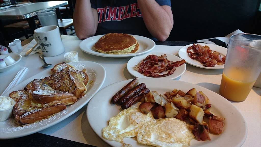 Victorias Diner | restaurant | 1024 Massachusetts Ave, Boston, MA 02118, USA | 6174425965 OR +1 617-442-5965