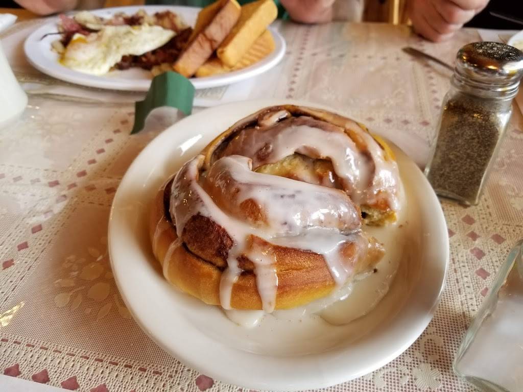 Small Town Grill | restaurant | 182 Stimpson St, Pellston, MI 49769, USA | 2315398004 OR +1 231-539-8004