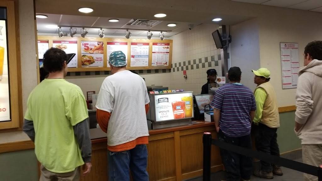 Wendys | restaurant | 800 Reed Rd, Broomall, PA 19008, USA | 6103561358 OR +1 610-356-1358