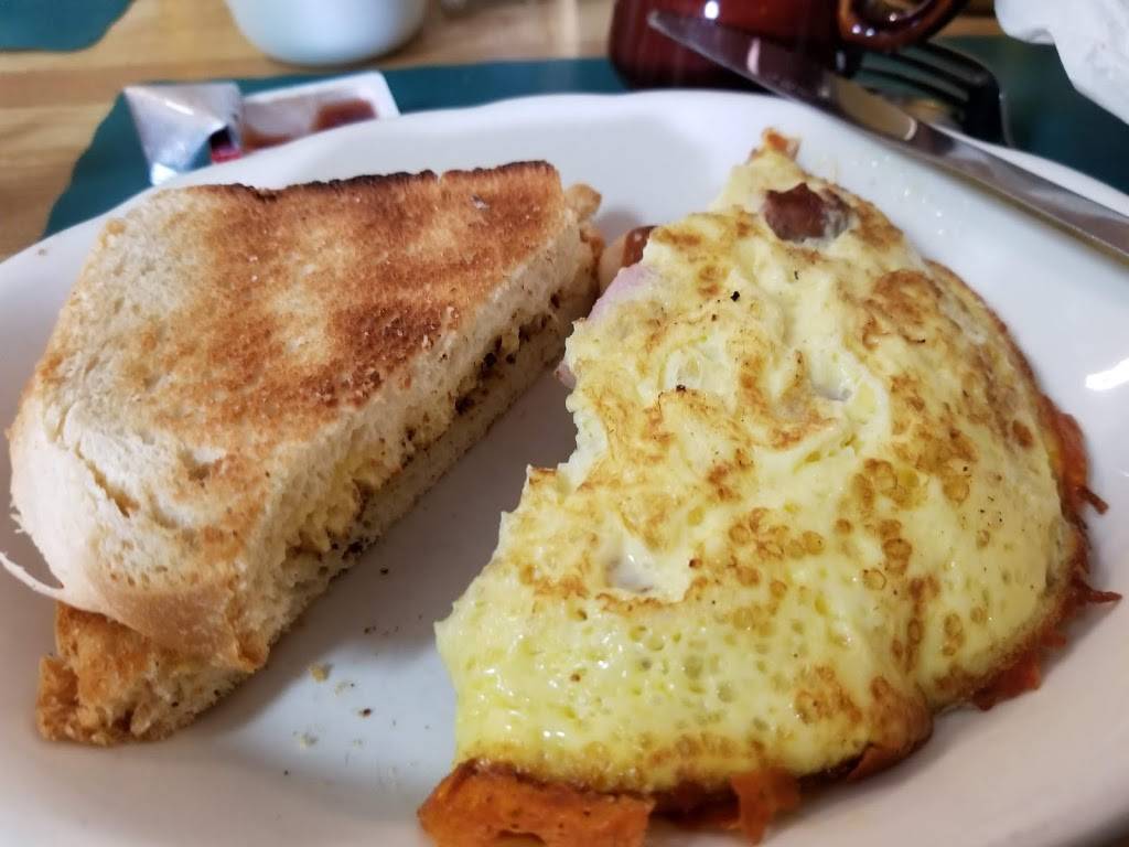 Sterks Restaurant | restaurant | 63 Hyde St, Wakeman, OH 44889, USA | 4408392025 OR +1 440-839-2025