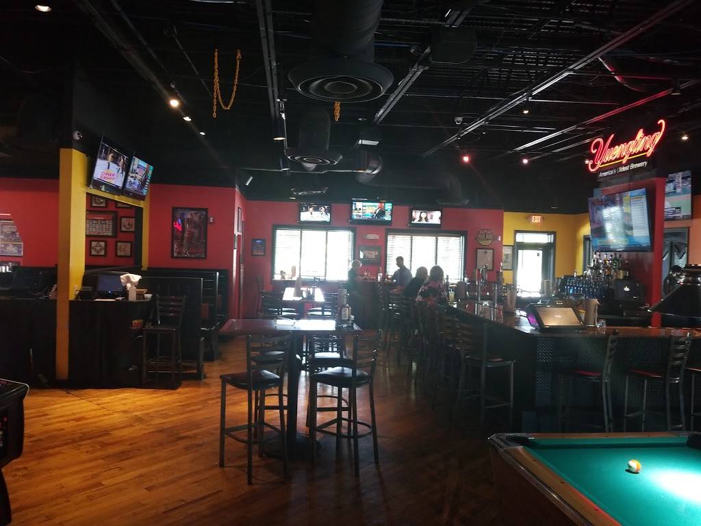 Dicks Wings and Grill Argyle | restaurant | 6055 Youngerman Cir, Jacksonville, FL 32244, USA | 9047781101 OR +1 904-778-1101