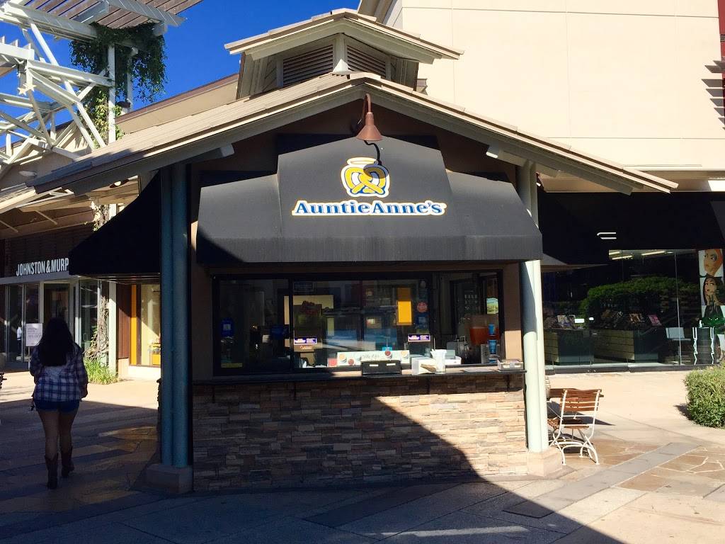 Auntie Annes | cafe | 15900 La Cantera Pkwy #6698, San Antonio, TX 78256, USA | 2103991604 OR +1 210-399-1604