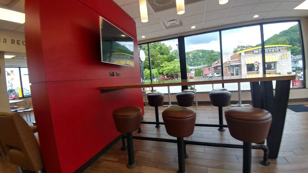 Wendys | restaurant | 1617 Washington St E, Charleston, WV 25311, USA | 3043469130 OR +1 304-346-9130