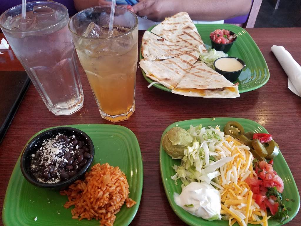 Nacho Mama’s | restaurant | 1000 S Clearview Pkwy, New Orleans, LA 70123, USA | 5047361188 OR +1 504-736-1188