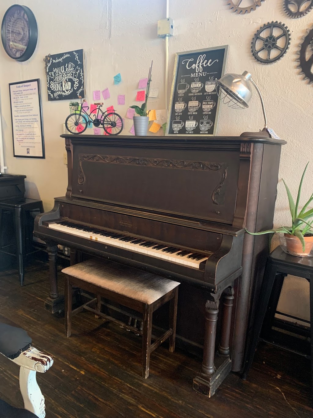 McCauleys Moustache Café | cafe | 1100 W Main St, Sterling, CO 80751, USA | 9704252075 OR +1 970-425-2075