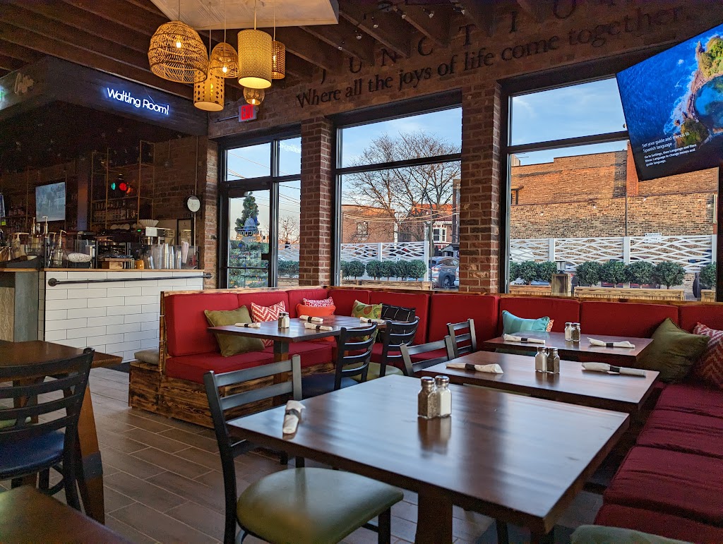 Crystal Lake Junction | restaurant | 88b Railroad St, Crystal Lake, IL 60014, USA | 7799947925 OR +1 779-994-7925