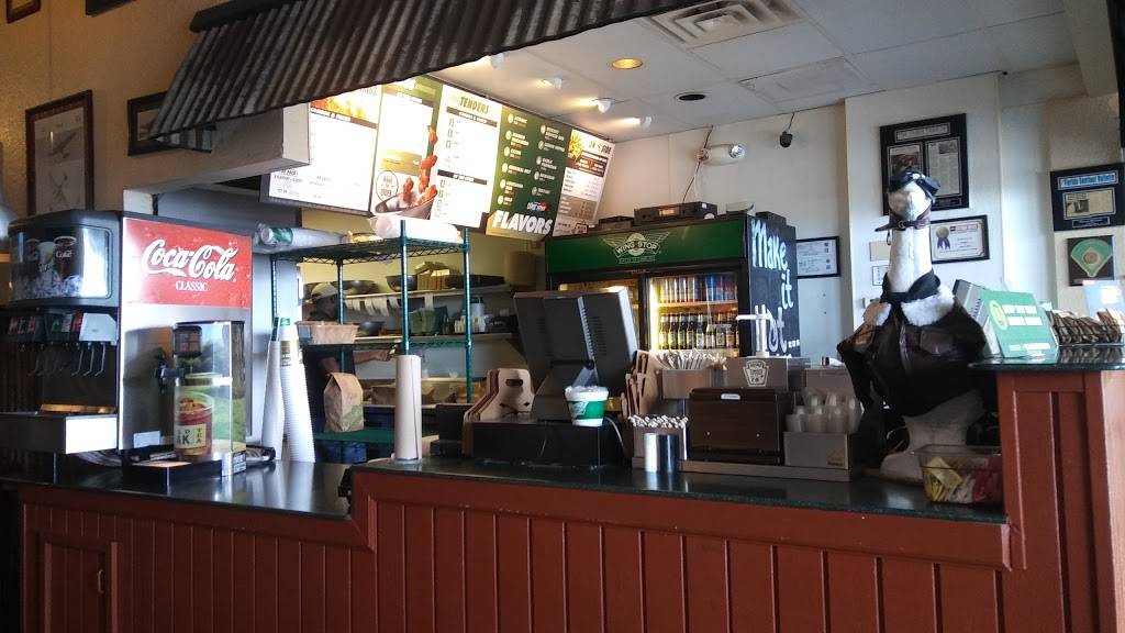 Wingstop | restaurant | 2776 E Fowler Ave, Tampa, FL 33612, USA | 8139039464 OR +1 813-903-9464