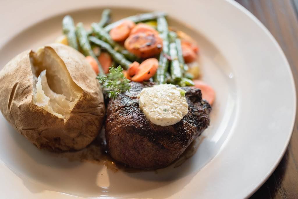 Waterstone Grill | restaurant | 3679 Commerce Pl, Hamburg, NY 14075, USA | 7166464400 OR +1 716-646-4400