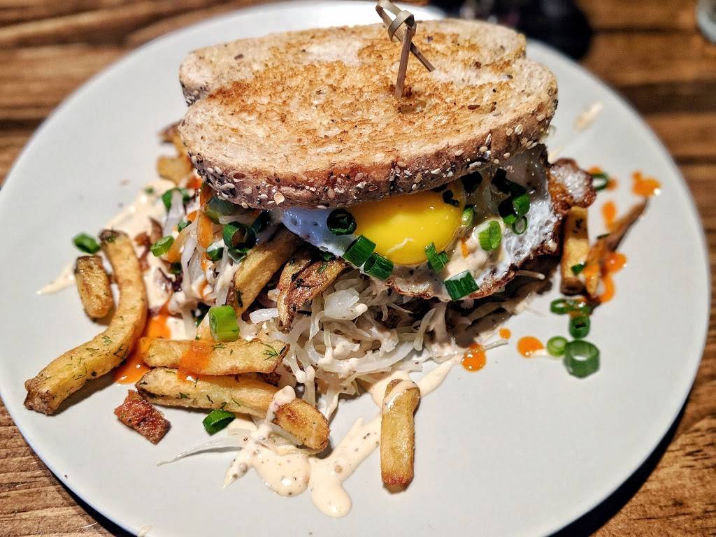 Clandestin,Cuisine Créative | restaurant | 45 Rue Laval, Gatineau, QC J8X 3G8, Canada | 8199219727 OR +1 819-921-9727