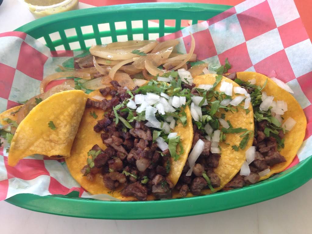 Burger Town | restaurant | 1013 E Irving Blvd, Irving, TX 75060, USA | 9725797100 OR +1 972-579-7100