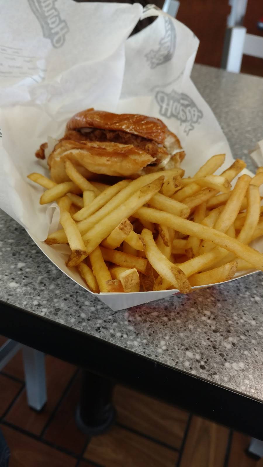 Hardees | restaurant | 1326 KY-15, Hazard, KY 41701, USA | 6064394910 OR +1 606-439-4910