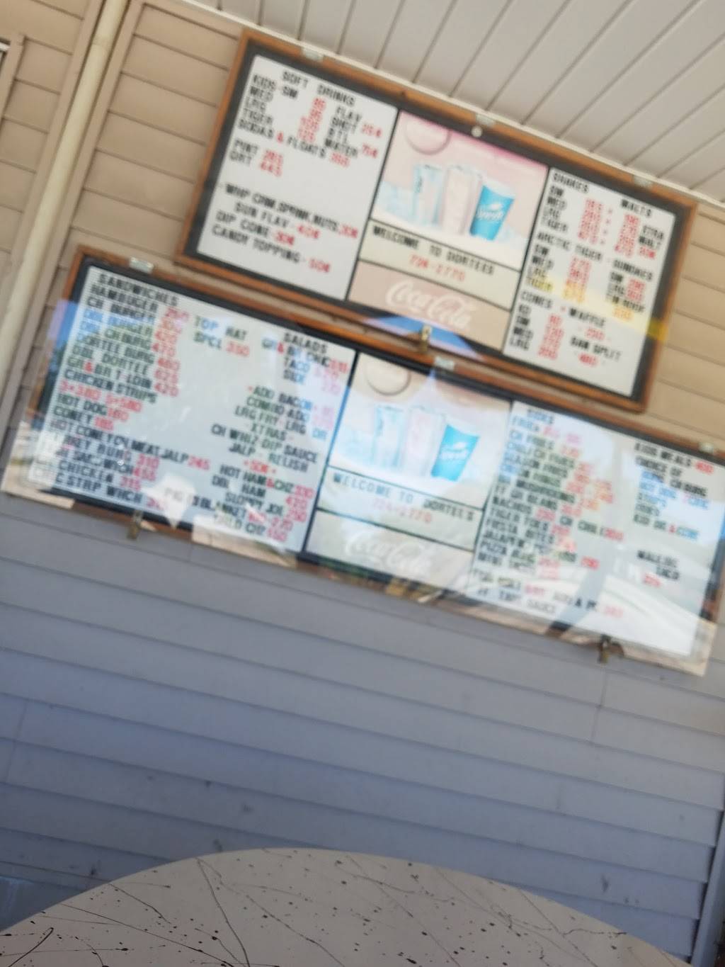 Dortees Drive In | restaurant | 1101 N Harrison St, Alexandria, IN 46001, USA | 7657242770 OR +1 765-724-2770