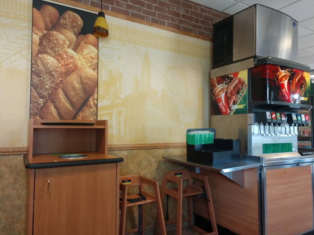 Subway | restaurant | 271 Sandusky St, Monroeville, OH 44847, USA | 4194652500 OR +1 419-465-2500