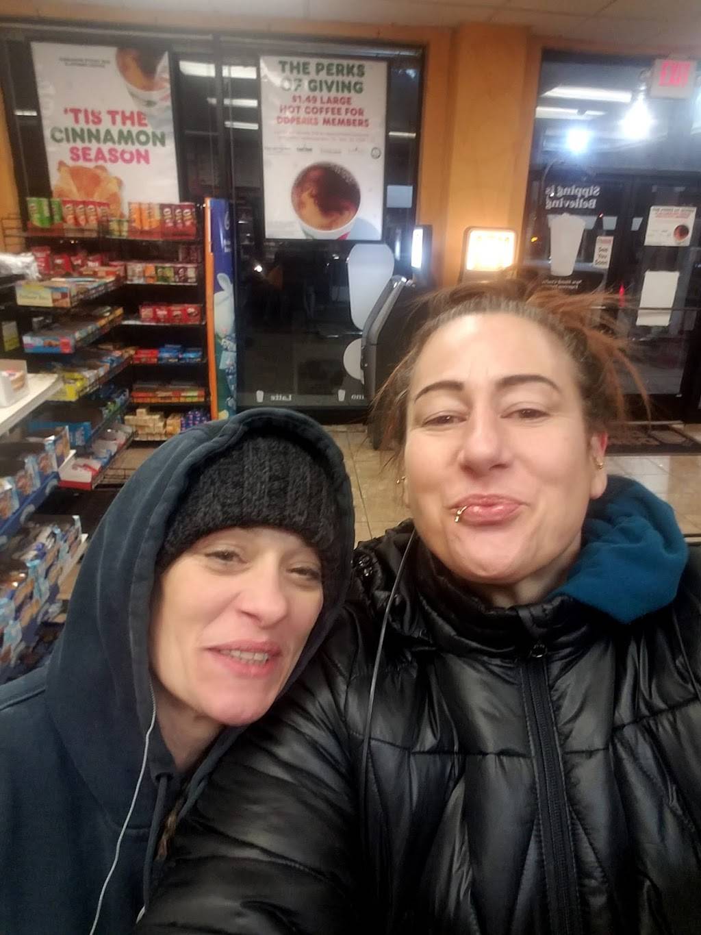 Dunkin | cafe | 5051 Wissahickon Ave, Philadelphia, PA 19144, USA | 2156736800 OR +1 215-673-6800