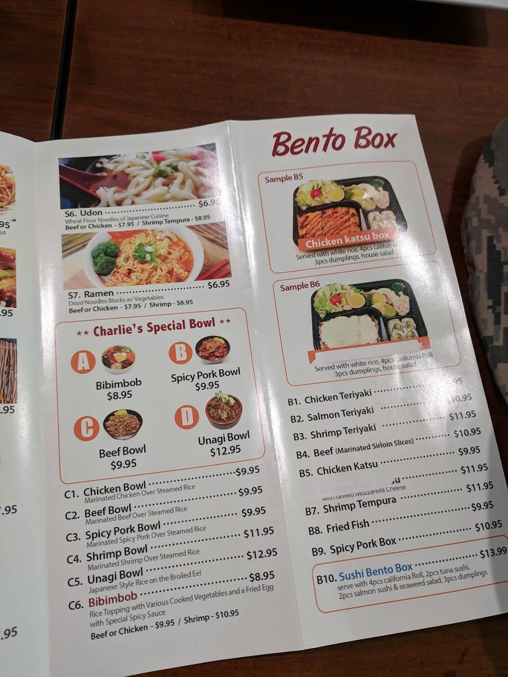 Charlies Place | restaurant | 1960 Madison Ave # 1, New York, NY 10035, USA | 2124100277 OR +1 212-410-0277