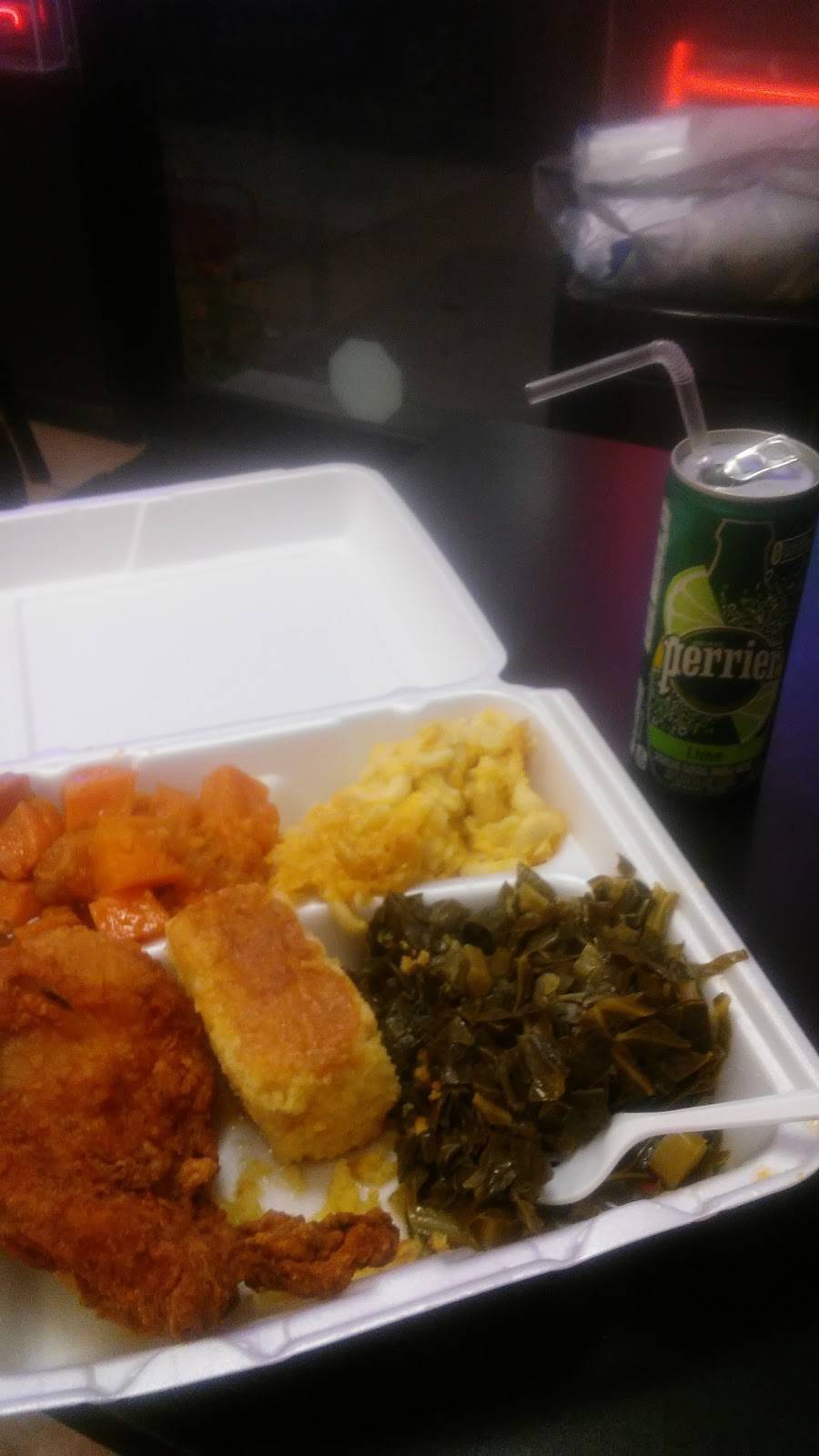 Deborahs Kitchen | restaurant | 2608 W Girard Ave, Philadelphia, PA 19130, USA | 2157633327 OR +1 215-763-3327