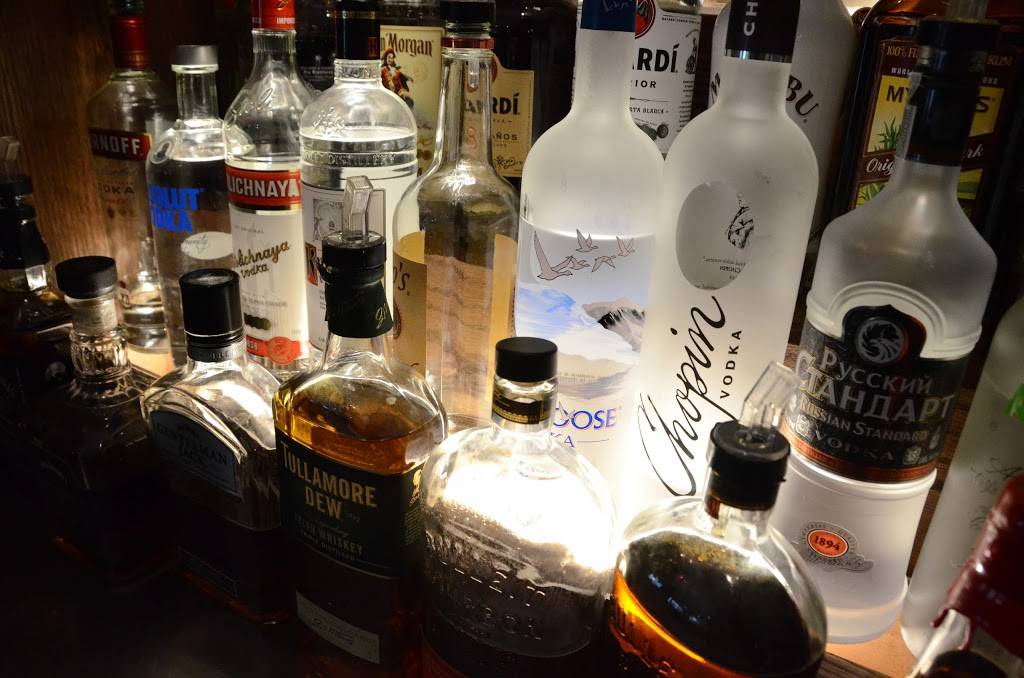 The Red Palm | restaurant | 3020 95th St, Evergreen Park, IL 60805, USA | 7085813154 OR +1 708-581-3154