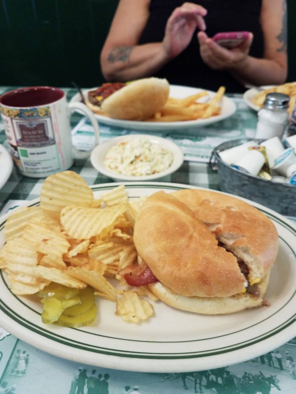 Brown Cow Restaurant | restaurant | 350 E Main St, Newport, VT 05855, USA | 8023347887 OR +1 802-334-7887