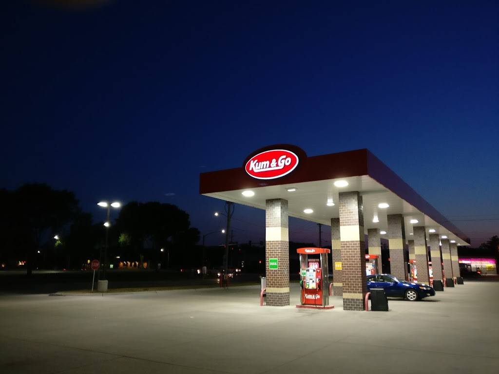 Kum & Go | meal takeaway | 7229 University Ave, Des Moines, IA 50311, USA | 5152790568 OR +1 515-279-0568